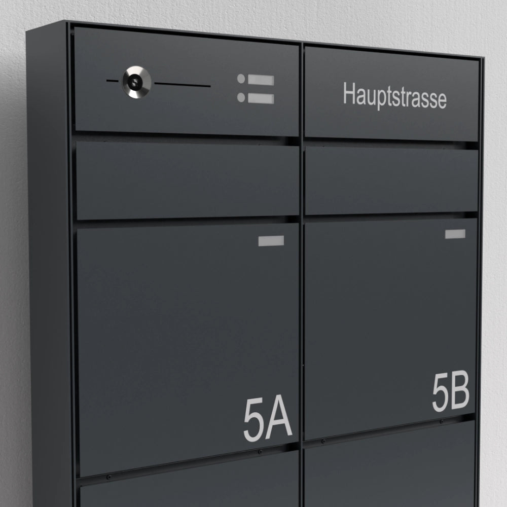 Doppelbriefkastenanlage B7 mit Video-Stele von Briefkasten1, moderne Metallbriefkästen und Überwachungskamera im Detail